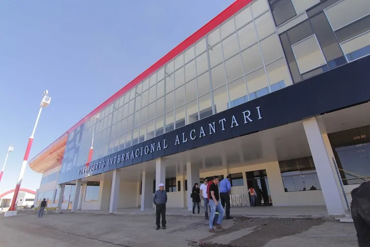 Gobernador de Chuquisaca advierte que aeropuerto de Alcantarí no garantiza llegada de visitantes para actos del Bicentenario