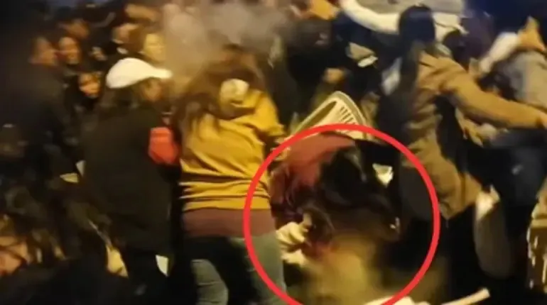 Niña sufre quemaduras graves tras accidente con olla de té en la verbena paceña