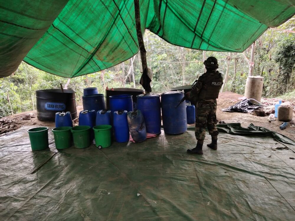Golpe al narcotráfico en el trópico de Cochabamba: incautan cocaína y destruyen fábricas móviles
