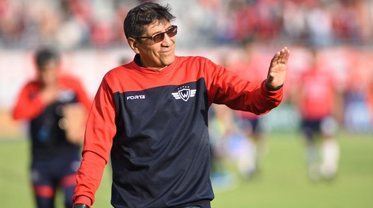 Técnico de Guabirá, Alberto Illanes, fue internado tras sufrir un infarto en Cochabamba
