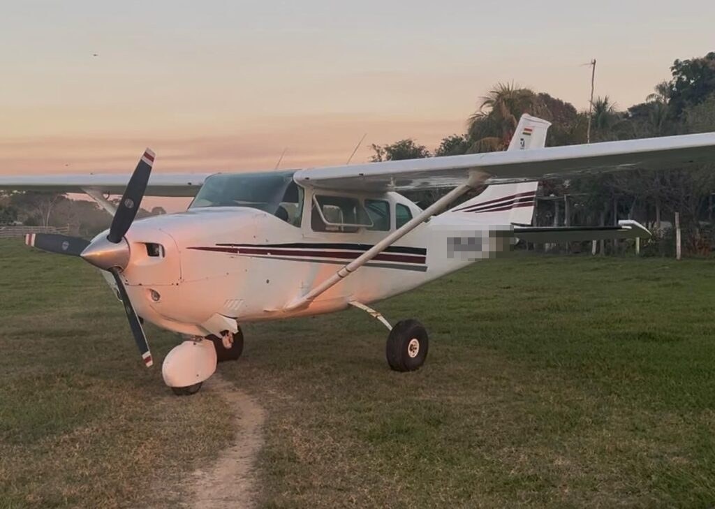 Interceptan avioneta con 345 kilos de cocaína tras persecución aérea en el Chapare