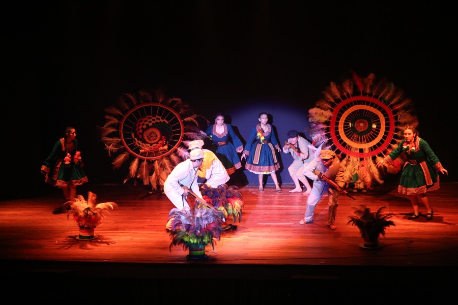 Oruro elige sus obras para la final de “Bolivia Danza en el Bicentenario”
