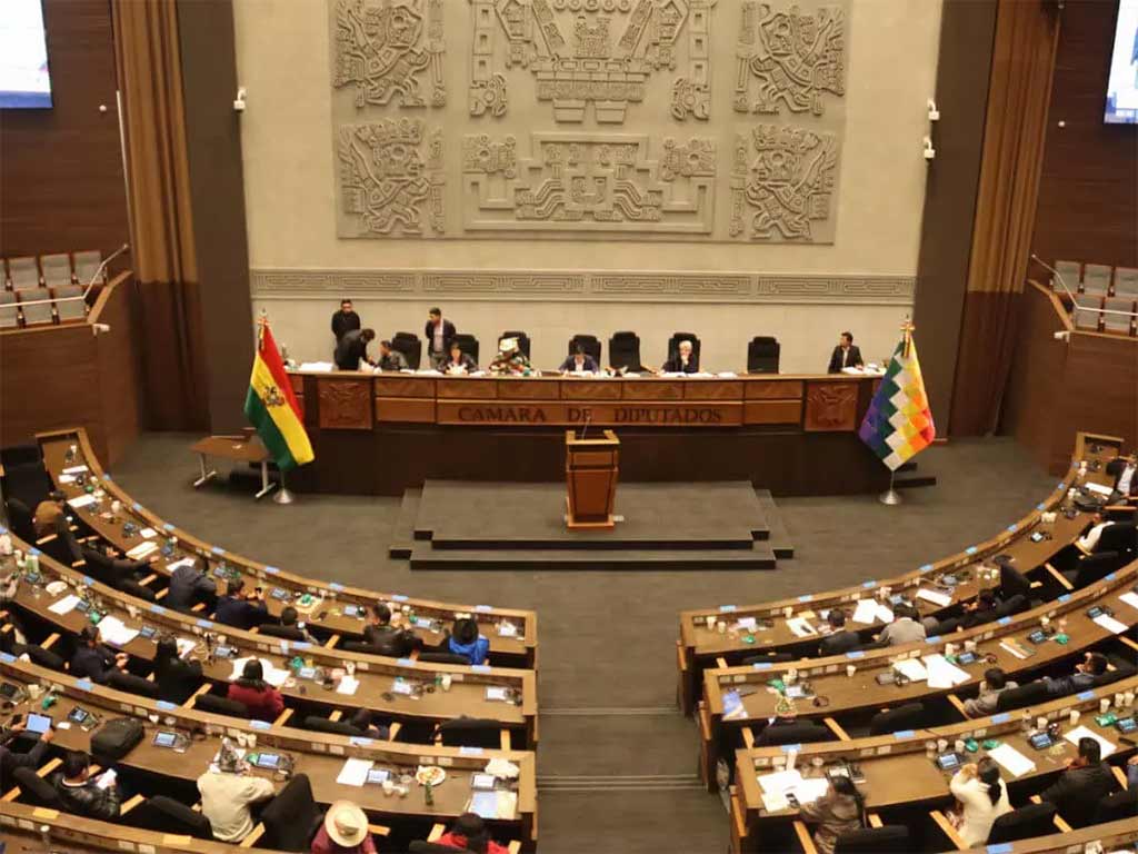 Diputada de Comunidad Ciudadana es acusada de no pagar una deuda desde hace un año