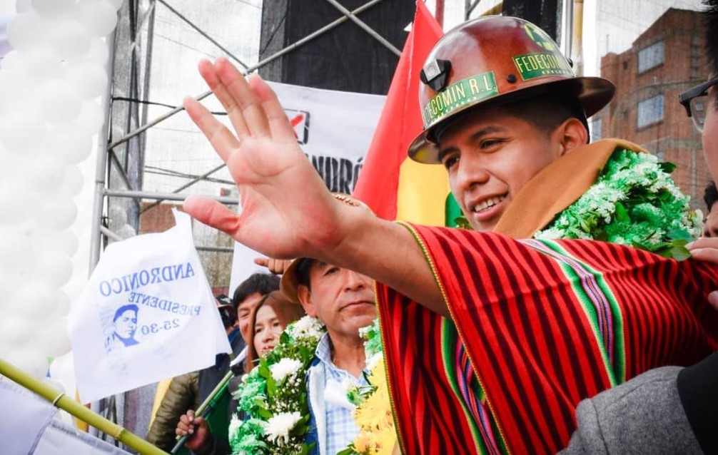 Andrónico prioriza el trabajo en territorio frente a los foros políticos