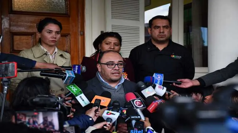 El TSE niega renuncia de Hassenteufel y garantiza normalidad electoral