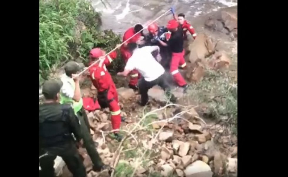 Joven cae de una cascada y Bomberos refuerza alerta por temporada seca