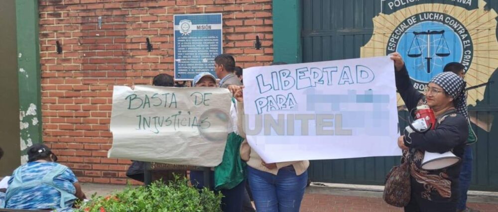 Tiktoker es presentado ante un juez tras ser acusado de difundir información falsa