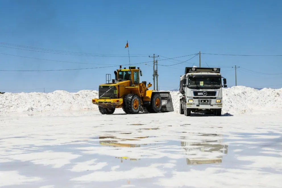 Bolivia queda rezagada en inversión extranjera mientras destaca por su potencial en minerales críticos