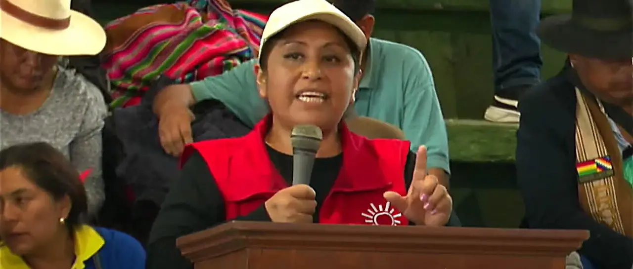 Prensa nacional e internacional condena acusaciones de Ruth Nina y advierte riesgos a la democracia