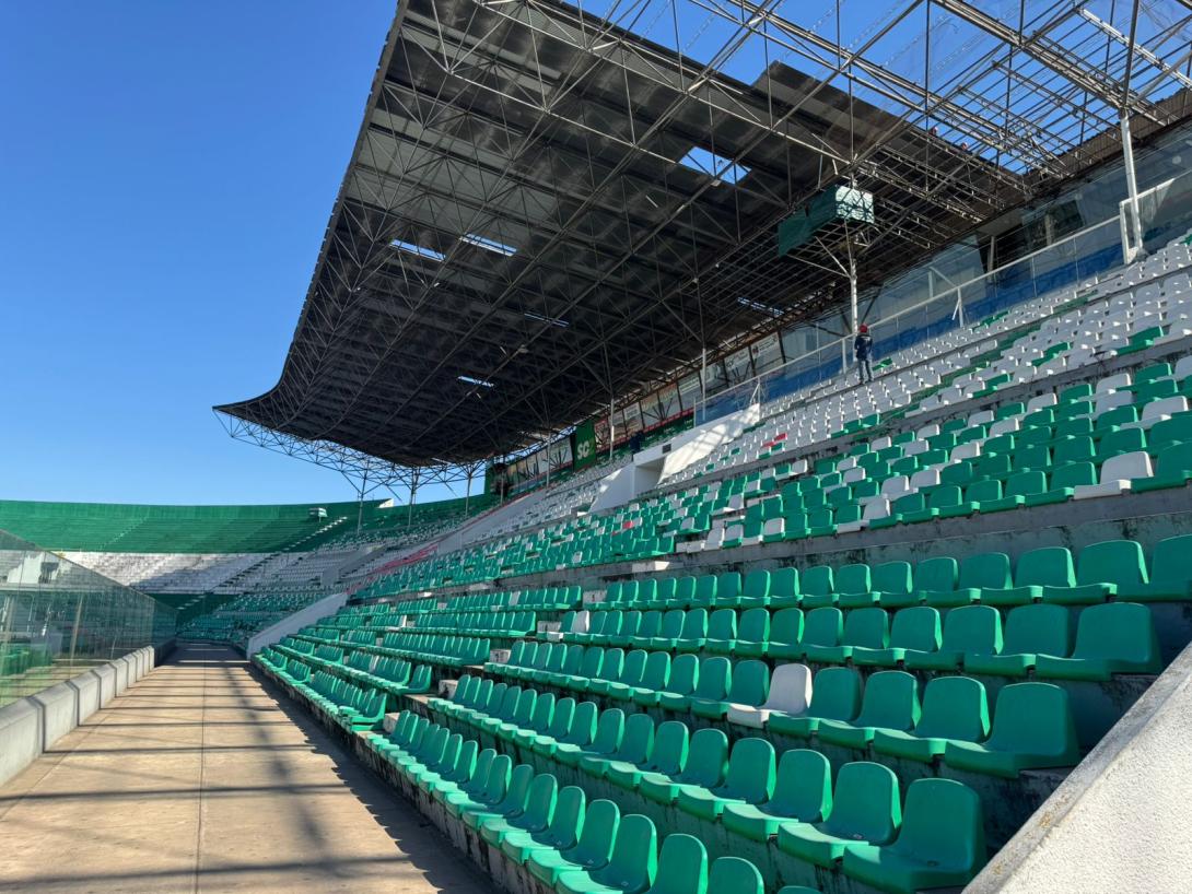 Santa Cruz corre el riesgo de perder la final de la Sudamericana 2025 por retrasos en el estadio Tahuichi