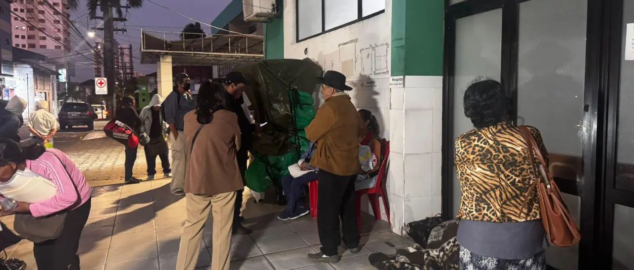 Se suspende atención en hospitales cruceños por paro indefinido de trabajadores de salud