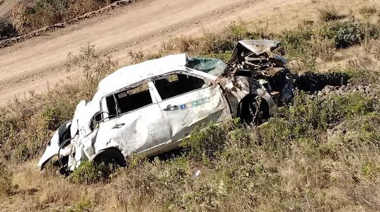 Charazani: cuatro fallecidos y dos niños heridos tras caída de vehículo a un barranco