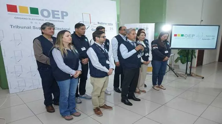 Misiones internacionales destacan normalidad y participación masiva en las elecciones