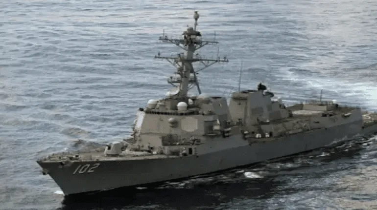 Estados Unidos despliega buques de guerra en el Caribe, elevando tensiones con Venezuela