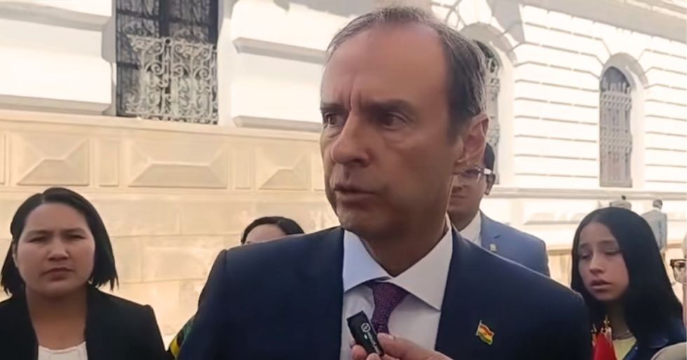 Tuto critica discurso de Arce: “He venido a rendir homenaje, no a escuchar esa perorata inservible”