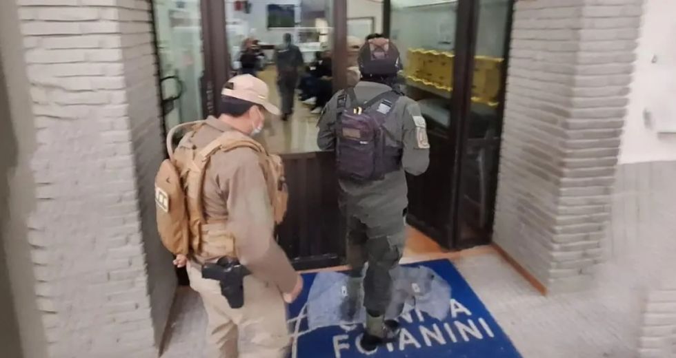 Niño muere tras ser envenenado por su madre en Santa Cruz