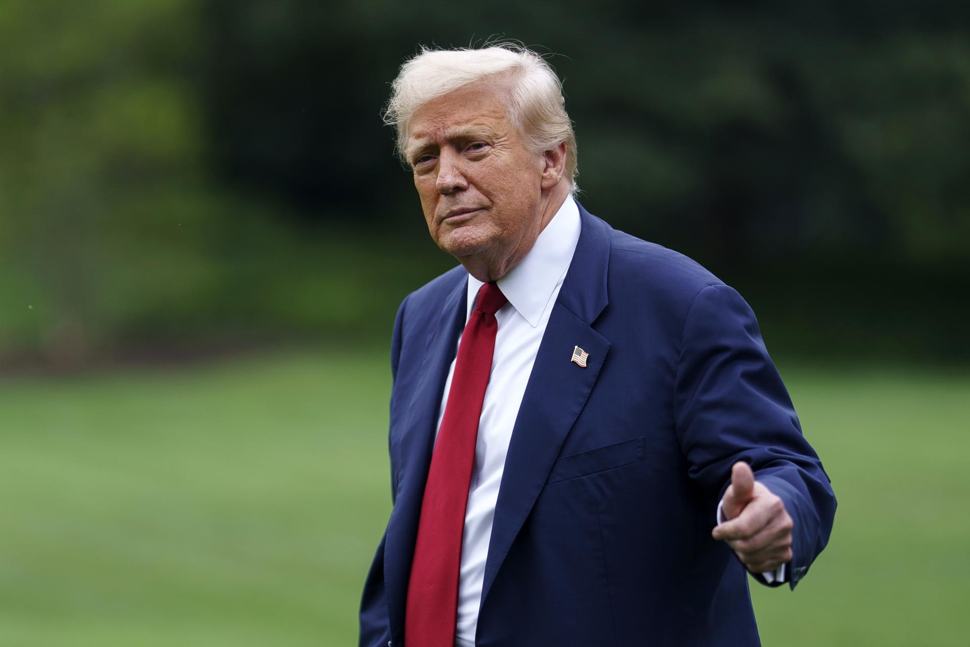 Trump llama «bocazas» a Medvédev y justifica envío de submarinos nucleares