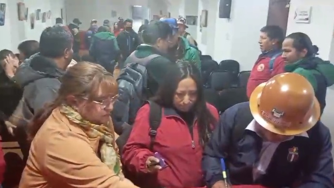 La Paz: levantan bloqueo en relleno de Sak’a Churu tras acuerdo con la Alcaldía