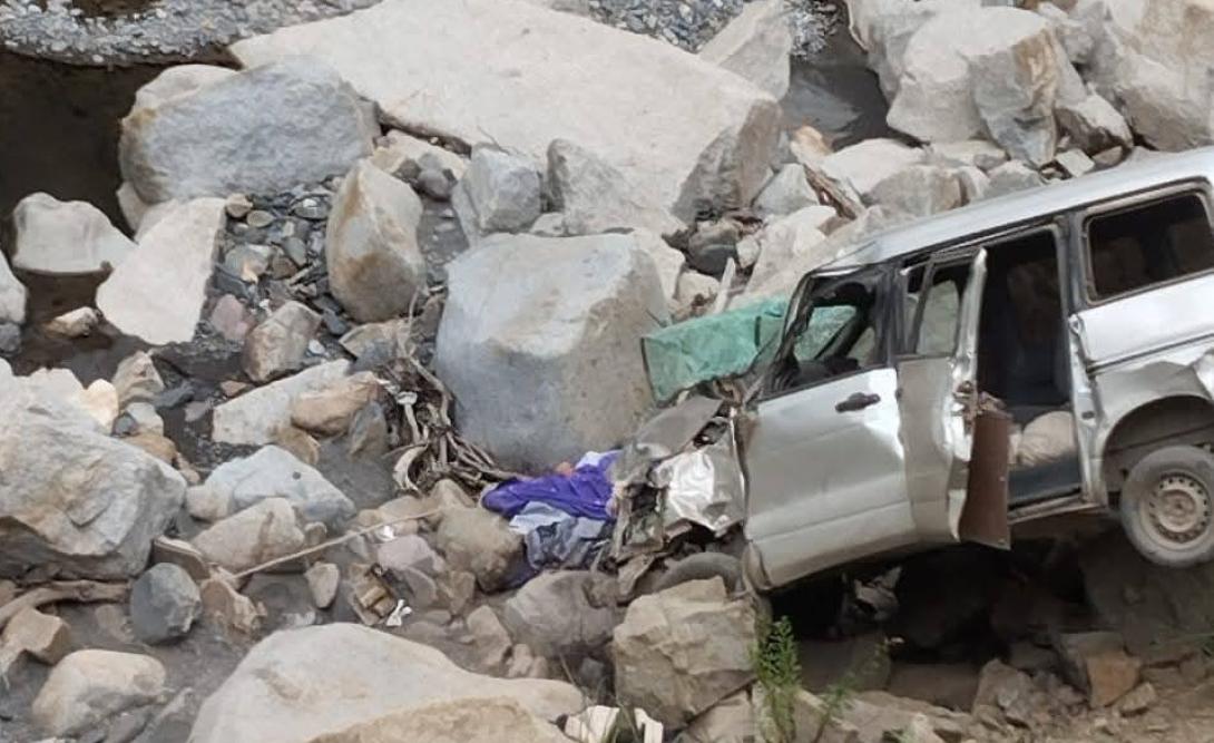 Accidente en carretera hacia Charazani deja tres muertos y dos niños heridos