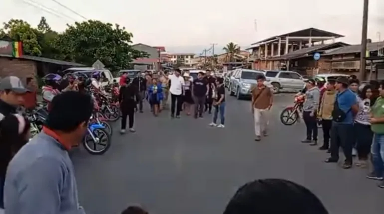 Ministro de Gobierno alerta sobre caravana ilegal que acompaña a Evo Morales y refuerza seguridad en el Chapare