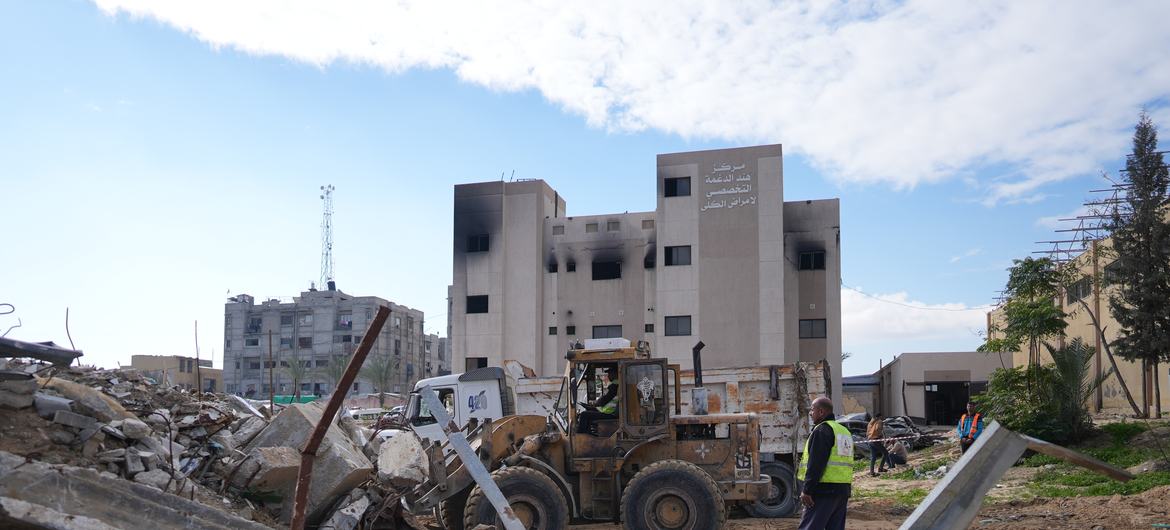 Bombardeo israelí en hospital de Gaza deja al menos 20 muertos, entre ellos cinco periodistas