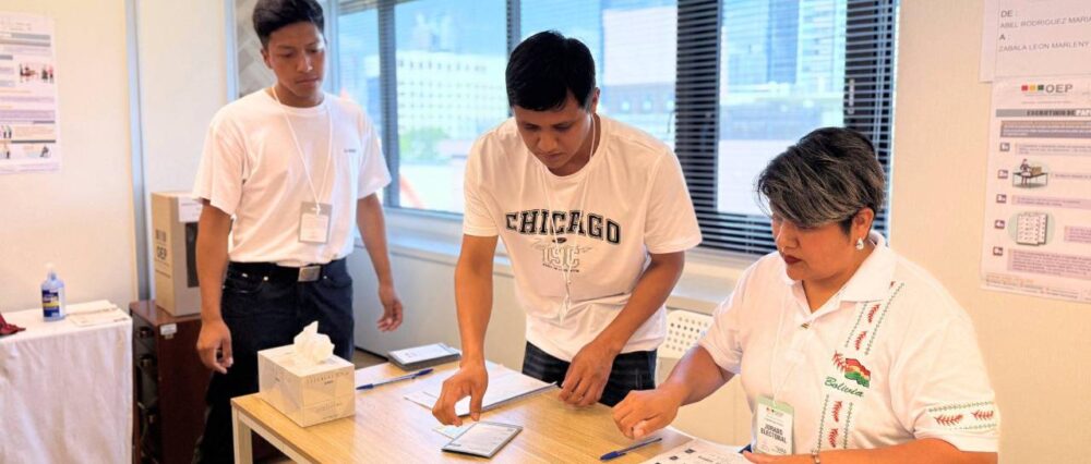 Bolivianos en Japón concluyen votación y avanza el proceso electoral en el exterior