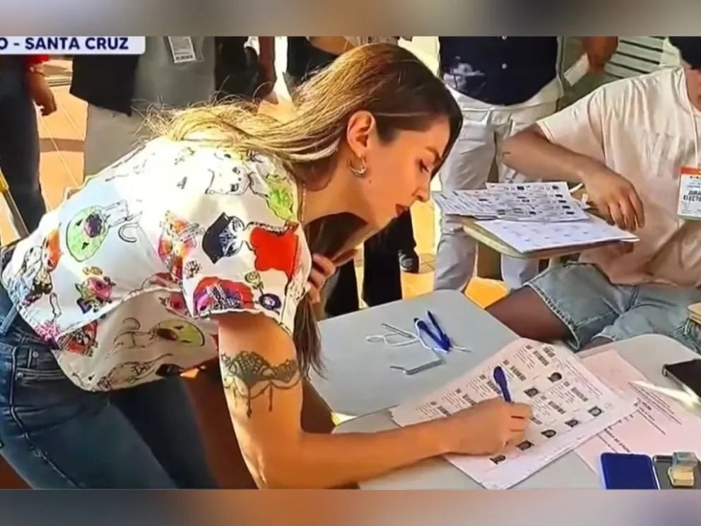 Mariana Prado emitió su voto en Santa Cruz