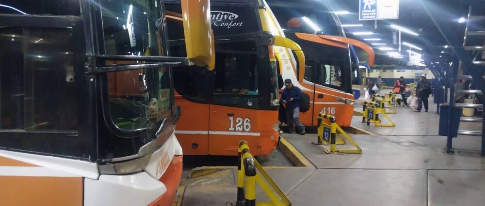 Tras la jornada electoral, terminales de buses retoman actividades con gran demanda de pasajes en todo el país
