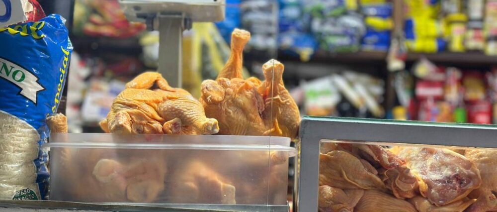 El precio del pollo vuelve a subir en La Paz