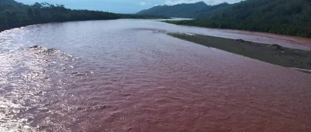Hombre desaparece en un río de Palos Blancos y la Policía continúa con la búsqueda