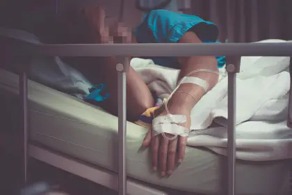 Joven queda en terapia intensiva tras ingerir pastillas para interrumpir su embarazo