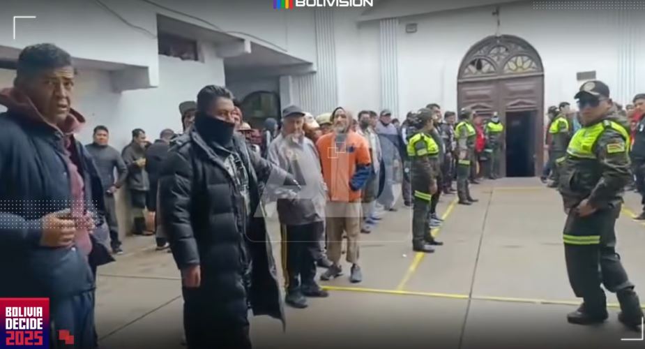 Privados de libertad ejercen su voto en San Pedro