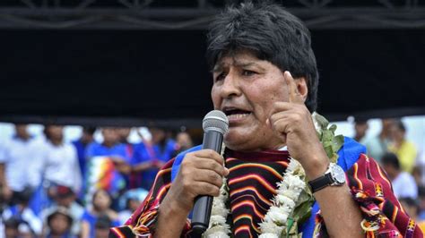 “Evo Morales llega al Trópico de Cochabamba para ejercer su voto en las elecciones generales”.
