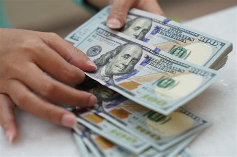 Dólar paralelo desciende levemente tras Elecciones Generales