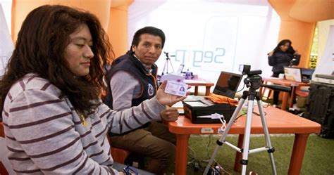 Largas filas en el Segip de Santa Cruz a días de las elecciones