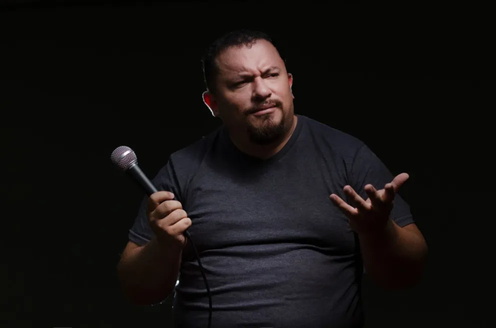 Defensoría del Pueblo condena burlas discriminatorias en programa “The Roast” contra candidato