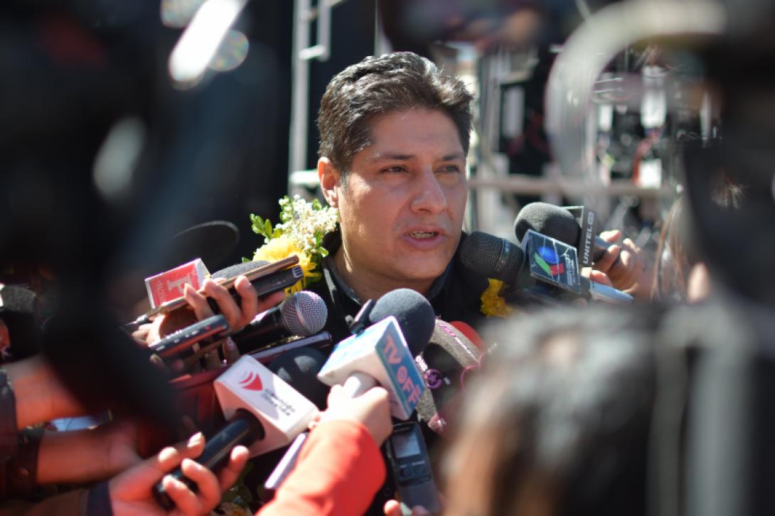 Exministro Lisperguer enfrenta nuevas denuncias por violencia y presiones a su expareja