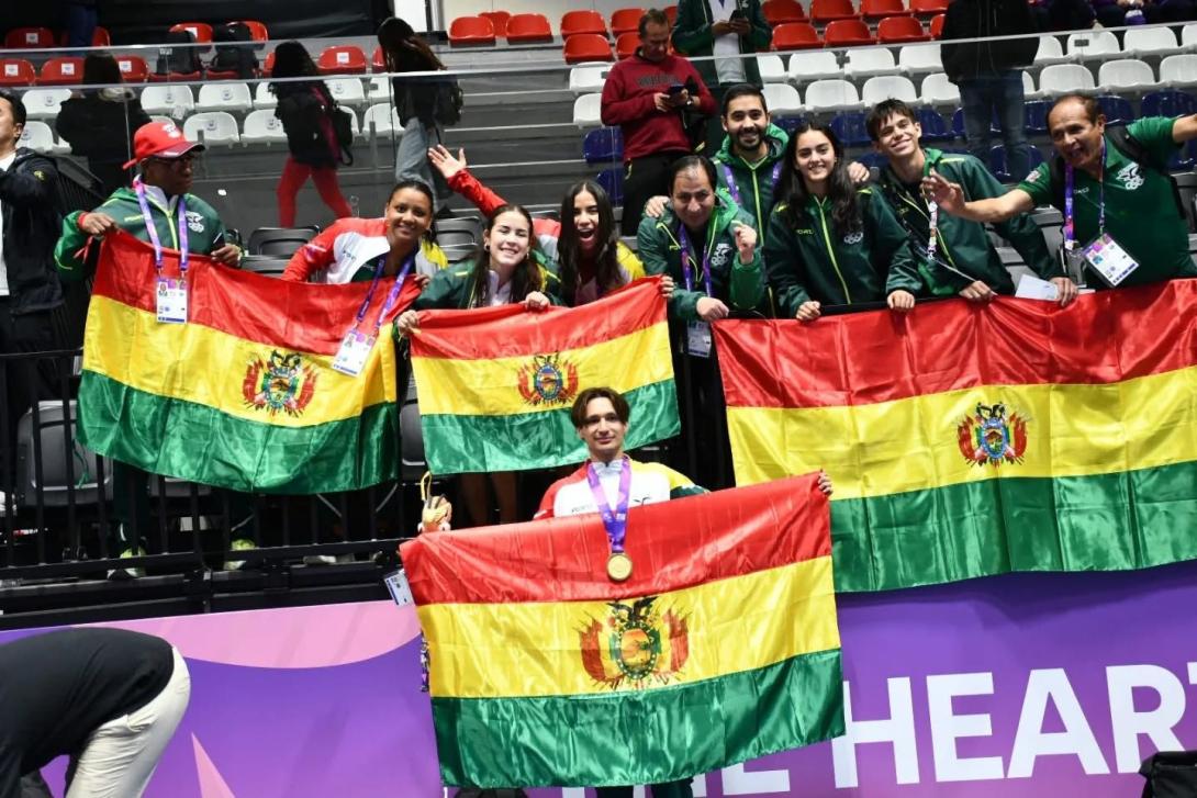 Bolivia logra oro histórico en esgrima y es décima en el medallero de Asunción 2025