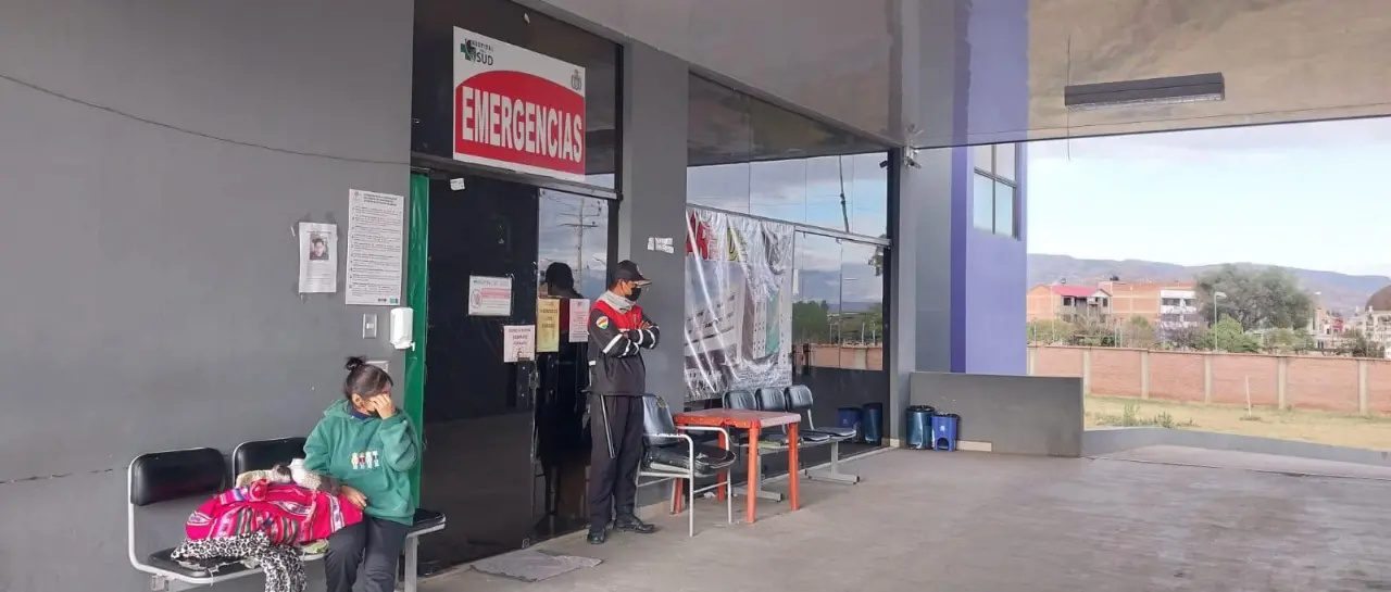 Investigan tentativa de feminicidio en Cochabamba tras ataque con martillo y cuchillo