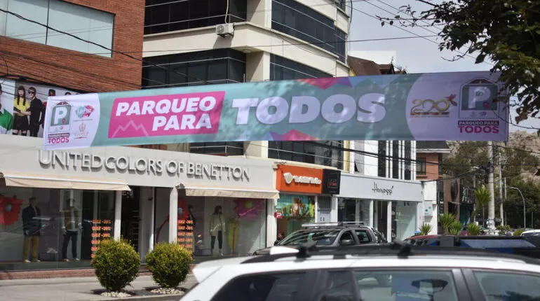 La Paz inicia el sistema de estacionamientos tarifados desde este lunes