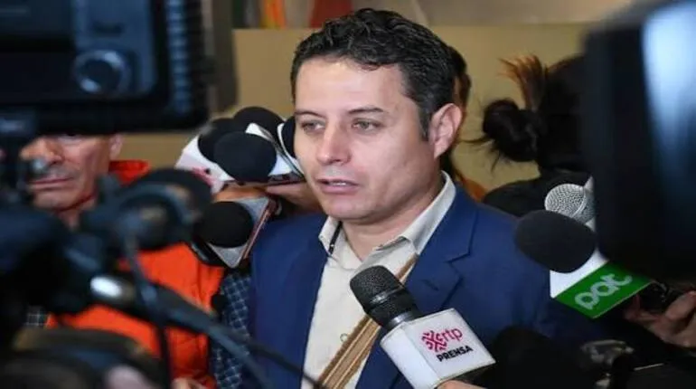 Edmand Lara advierte que si Tuto Quiroga gana el balotaje “será por fraude”