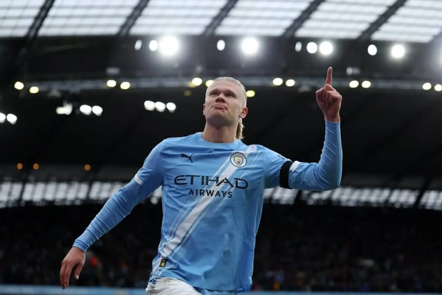 Manchester City vence 3-0 al United con doblete de Haaland