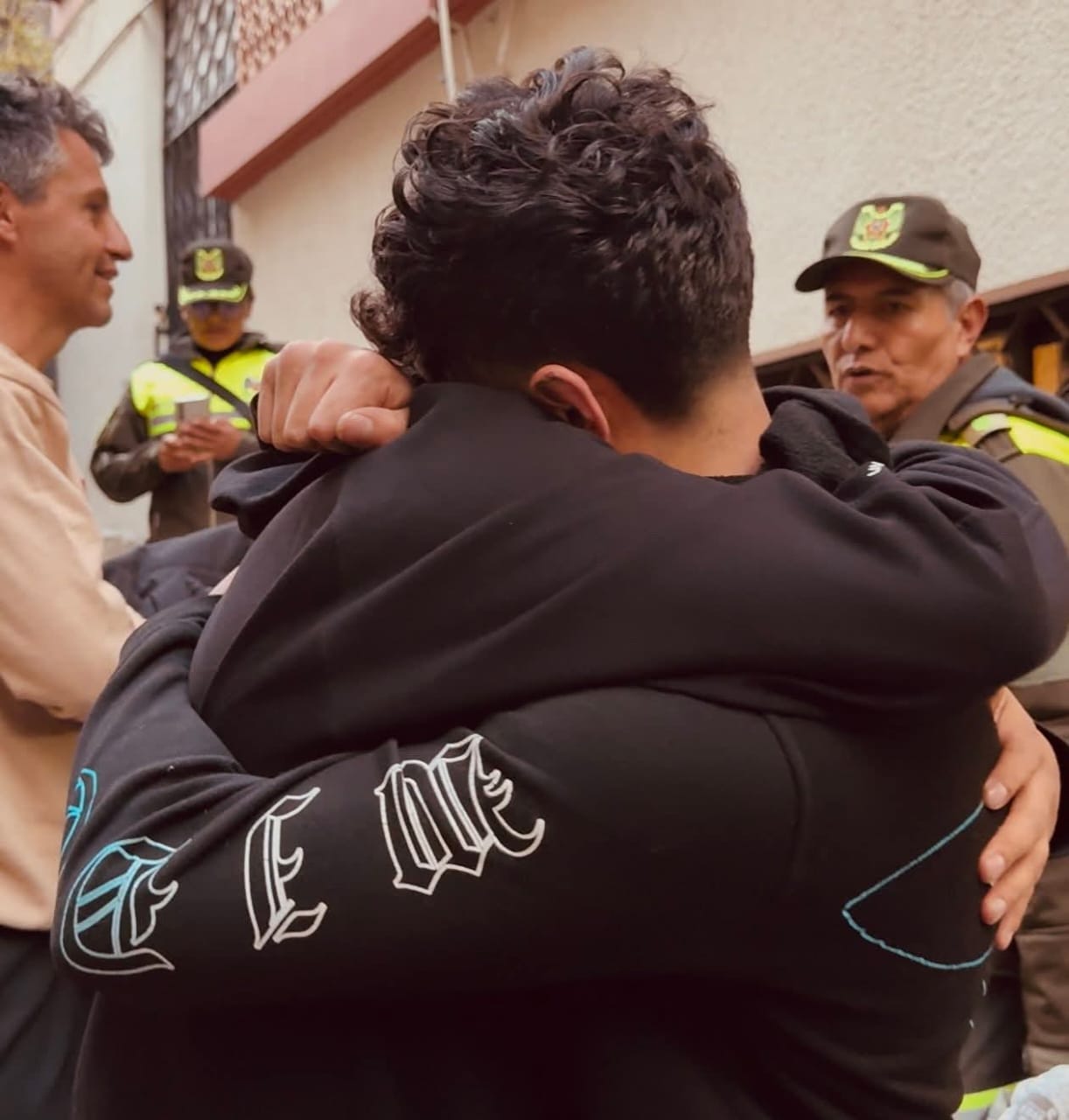 Justicia otorga libertad con medidas cautelares al cantante Percy R. en caso de tragedia en Oruro