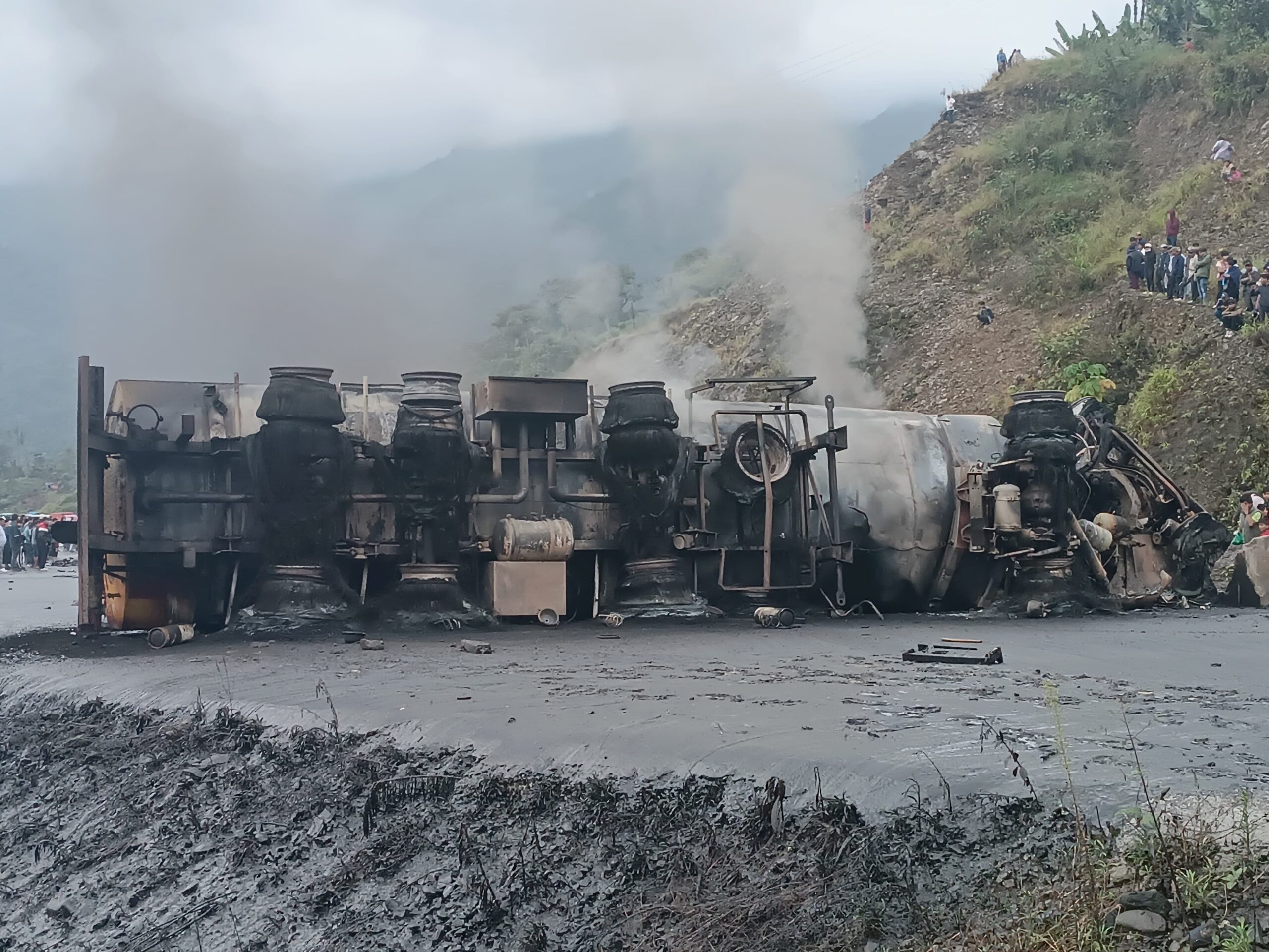 Accidente de camión deja dos fallecidos en la carretera Cochabamba-Santa Cruz