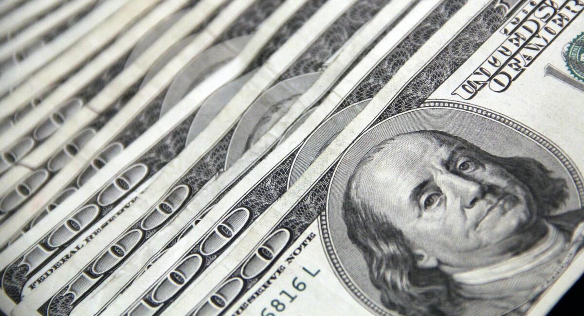 El dólar paralelo se vende en Bs 12,52 y se compra en Bs 12,59
