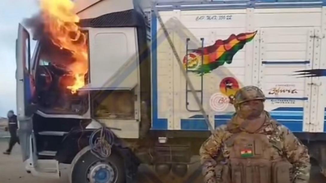 Militares queman camión con contrabando tras intento de saqueo en Achica Arriba