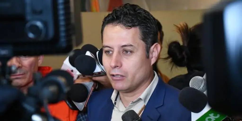 Edman Lara responde a críticas y justifica ausencia en acuerdo del TSE