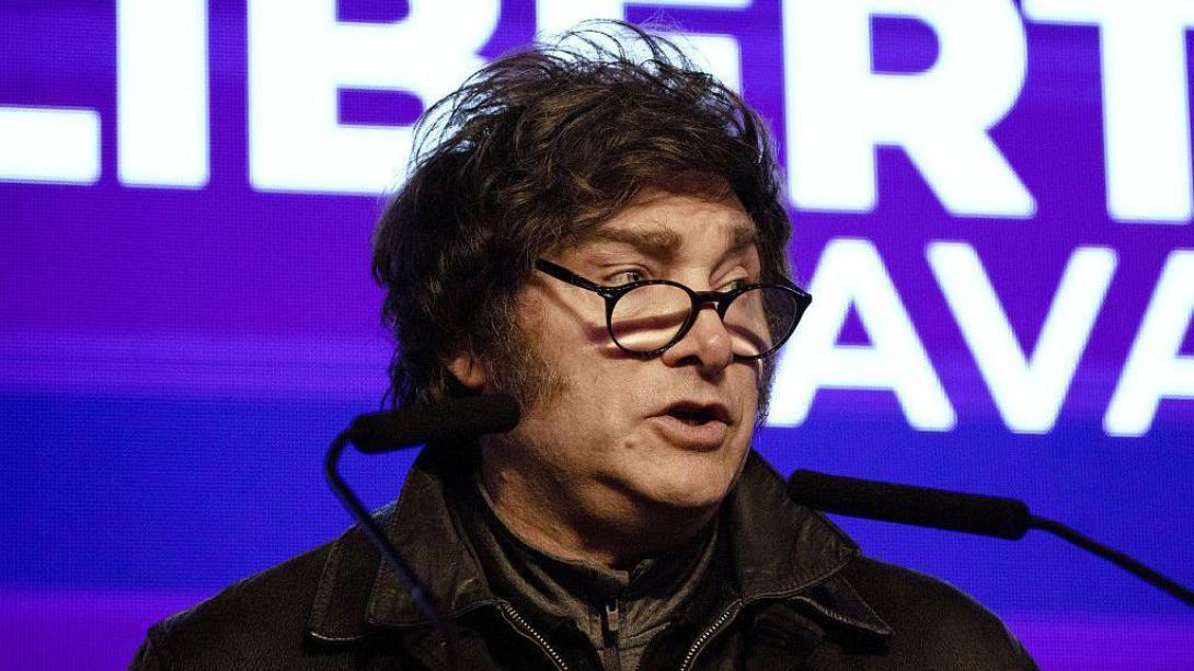 El presidente argentino recibió respaldo político y económico de su par estadounidense en medio de una fuerte crisis cambiaria y desconfianza de los mercados.