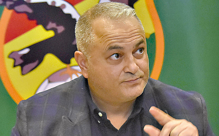 David Paniagua acusa a la dirigencia de la FBF de «destruir» el fútbol boliviano