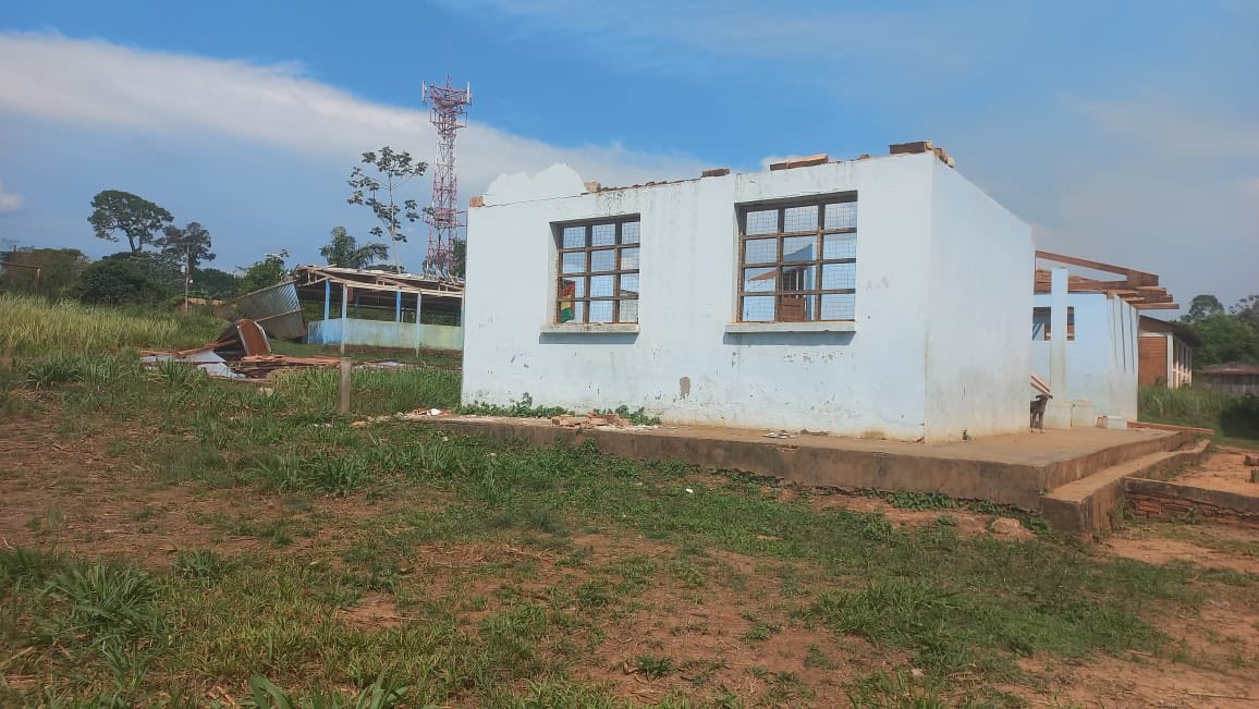 Gobierno se compromete a reconstruir unidad educativa dañada por vientos huracanados en Pando